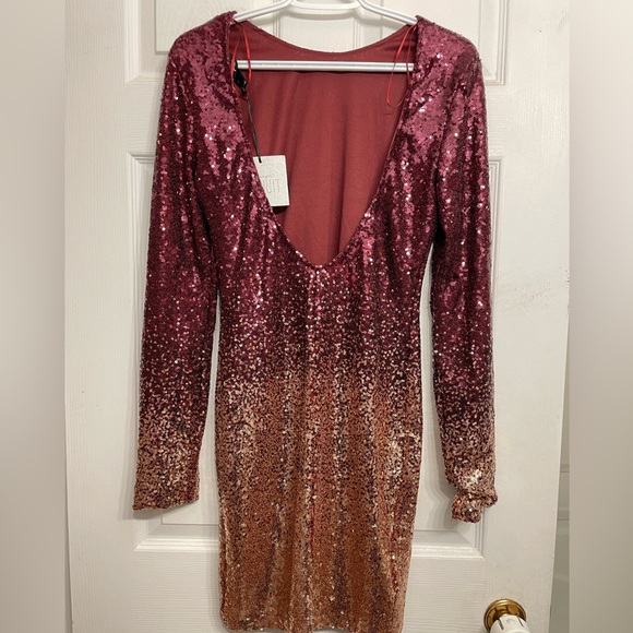 Pink Rose gold Sparkly sequin dress. NWT - Picture 2 of 4